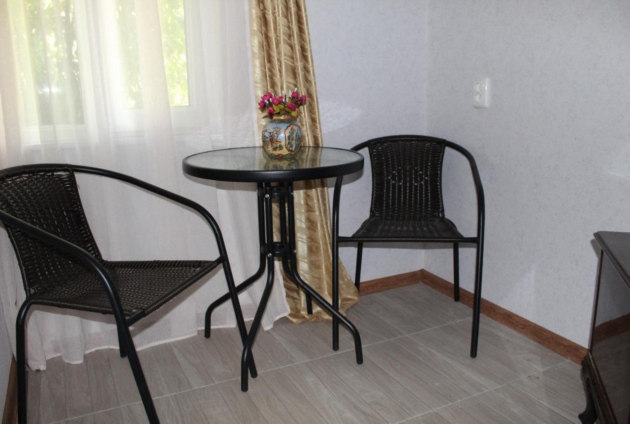 Guest House Racha Ambrolauri Buitenkant foto