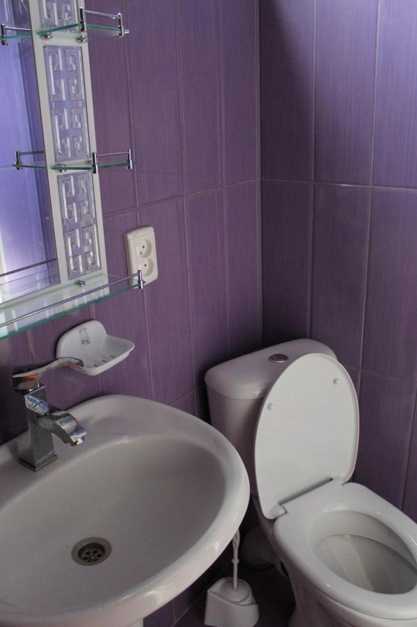 Guest House Racha Ambrolauri Buitenkant foto