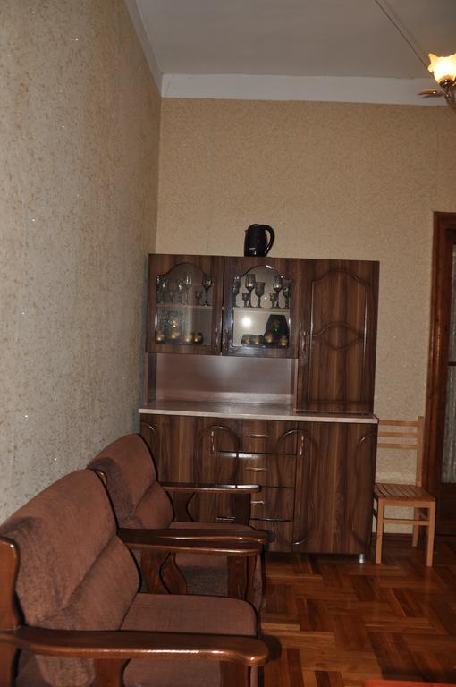 Guest House Racha Ambrolauri Buitenkant foto