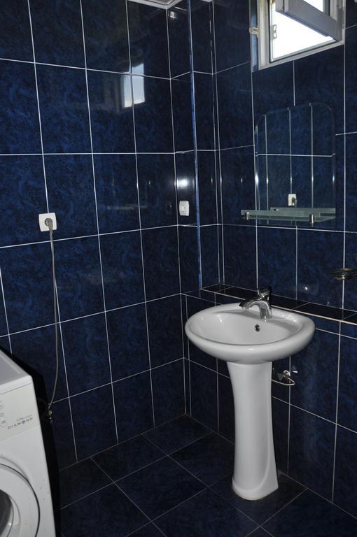Guest House Racha Ambrolauri Buitenkant foto
