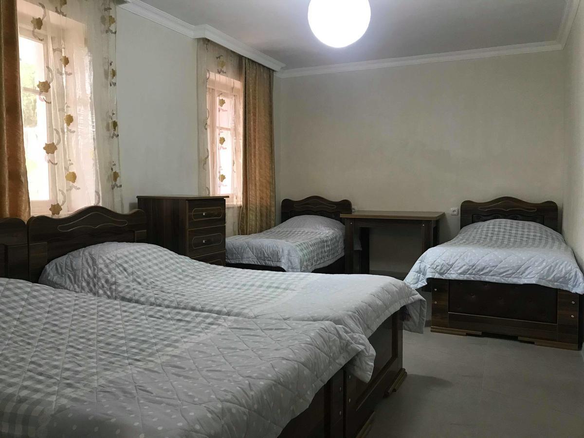 Guest House Racha Ambrolauri Buitenkant foto