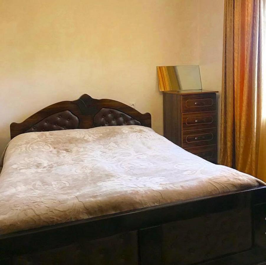 Guest House Racha Ambrolauri Buitenkant foto